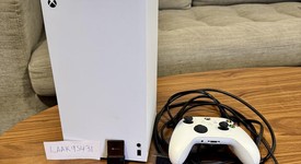 Mint
													Xbox Series X (2020) - Robot White, 1 TB, All-Digital, photo 1 of 5