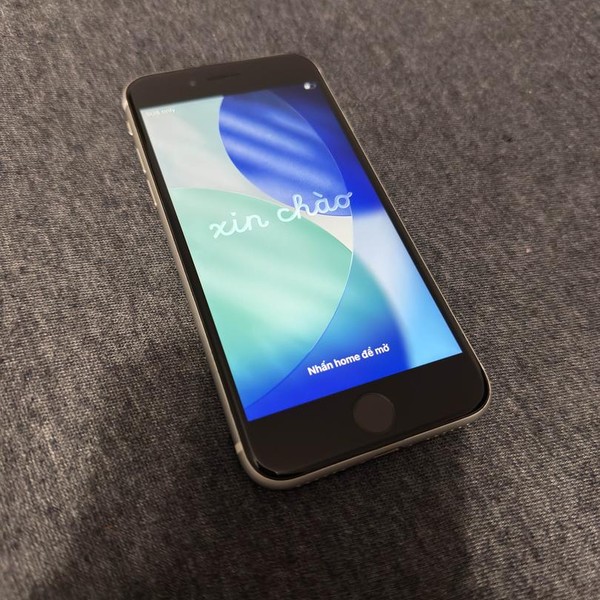 Apple iPhone SE 2nd Gen 2020 - Unlocked, 64 GB, White, A2275