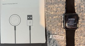 Good
													Apple Watch Series 5 40mm - Unlocked, Gray, A2094 Cellular, Aluminum, photo 1 of 6