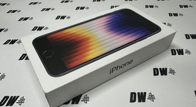 New
													Apple iPhone SE 3rd Gen 2022 - Unlocked, Midnight, 64 GB, A2595, photo 3 of 4