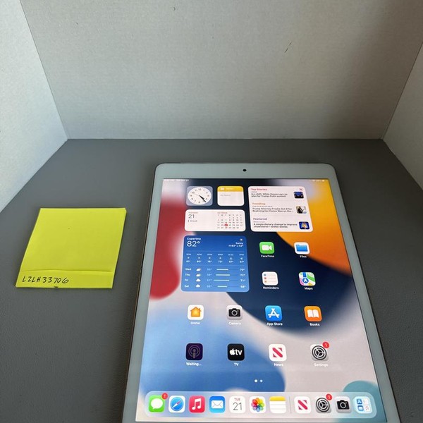 Apple iPad 7th Gen - Unlocked, 128 GB, Gold, A2200