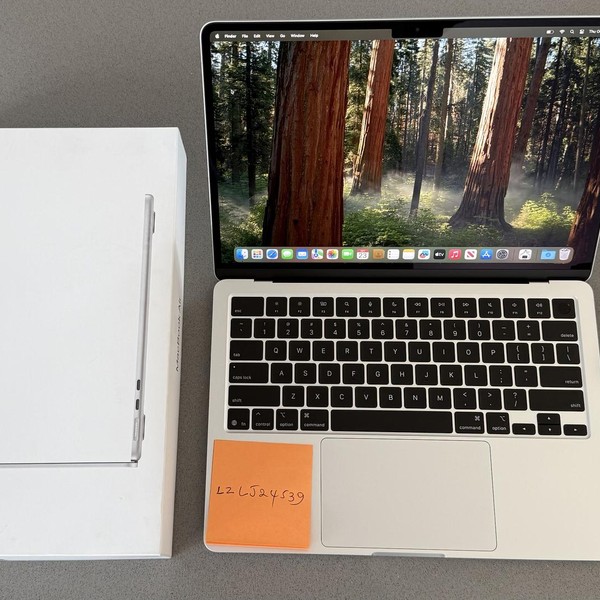 MacBook Air 2025 (M4) - 13 inch - 512 GB, Silver, 16 GB, Apple M4