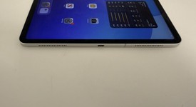 Good
													Apple iPad Pro 12.9" 4th Gen 2020 - Unlocked, Silver, 256 GB, A2069, photo 4 of 6