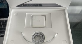 Good
													MacBook Pro 2020 - 13" - I5, Gray, 1 TB, 16 GB, photo 3 of 11