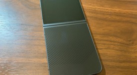 Good
													Samsung Galaxy Z Flip6 - Unlocked, Black, 256 GB, 12 GB, SM-F741U1, photo 3 of 4