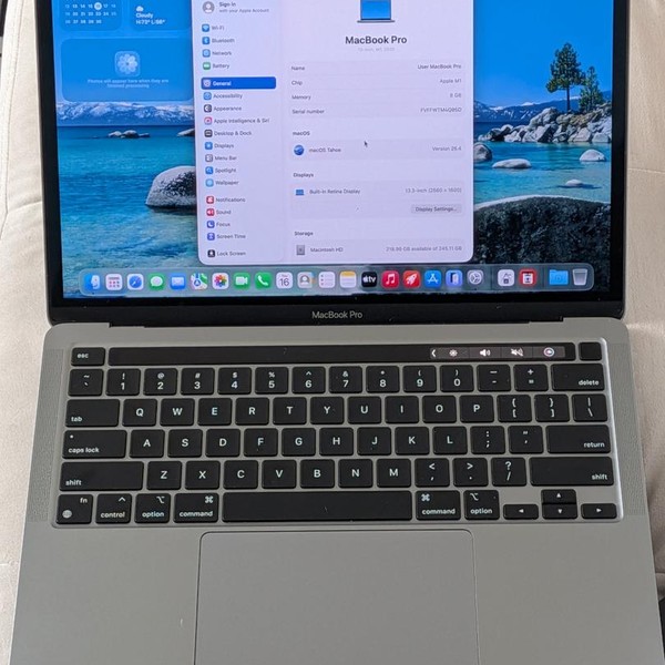 MacBook Pro 2020 - 13 inch - 256 GB, Gray, 8 GB, Apple M1