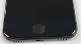 Mint
													Apple iPhone SE 3rd Gen 2022 - Unlocked, Midnight, 64 GB, A2595, photo 4 of 7