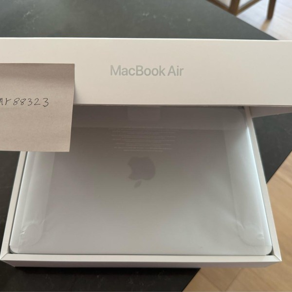 MacBook Air 2025 (M4) - 13 inch - 256 GB, Silver, 16 GB, Apple M4