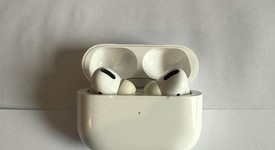 Used
													Apple AirPods Pro - Wireless Case, photo 1 of 3