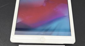Good
													Apple iPad Air - Wi-Fi, Silver, 32 GB, photo 4 of 5