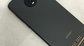 Mint
													Moto Z4 - Verizon, Gray, 128 GB, 4 GB, photo 2 of 8