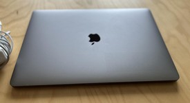 Good
													MacBook Pro 2016 (With Touch Bar) - 15" - Silver, 256 GB, 16 GB, photo 3 of 12