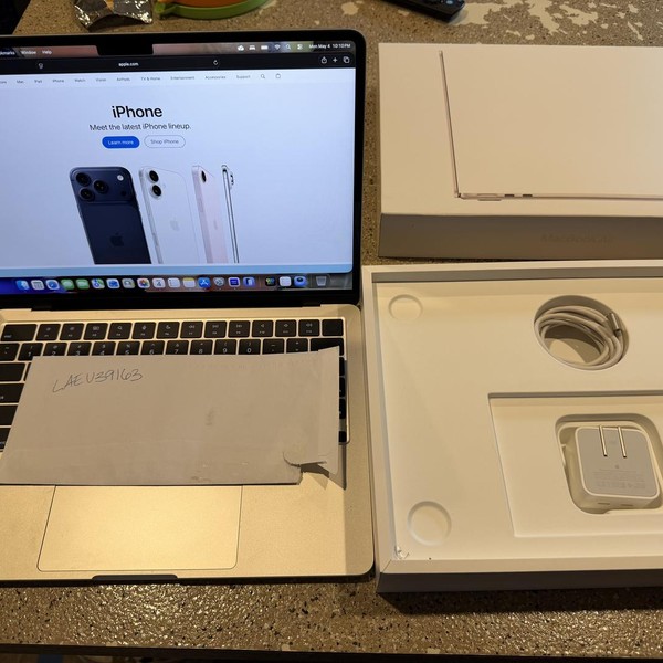 MacBook Air 2022 (M2) - 13 inch - 256 GB, Starlight, 8 GB, Apple M2