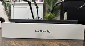 Good
													MacBook Pro Late 2023 (M3) - 14" - Apple M3 Pro 12-core, Black, 1 TB, 18 GB, 18-core GPU, photo 4 of 8