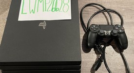 Mint
													PlayStation 4 Pro - Black, 1 TB, Standard, photo 1 of 5