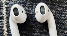 Used
													Apple AirPods 1st Gen - Lightning Case, photo 4 of 7