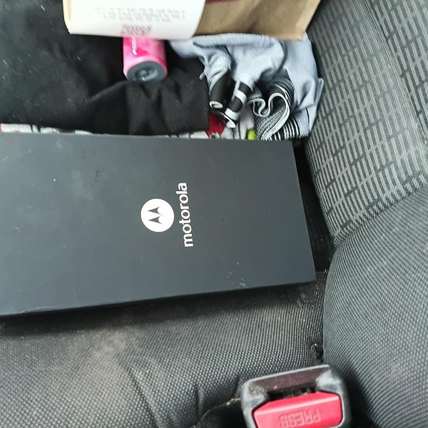 Motorola Razr (2024) - Unlocked, 256 GB, Sand, 8 GB