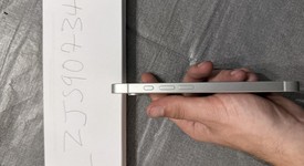 Mint
													Apple iPhone 16e - Xfinity, White, 128 GB, A3212, photo 4 of 7