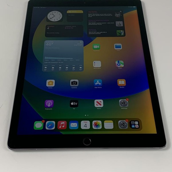 Apple iPad Pro 12.9 inch 1st Gen 2015 - Wi-Fi, 128 GB, Gray, A1584, 1st Gen 2015