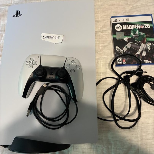 PlayStation 5 Standard Edition (2020) - 825 GB, White, Standard Edition