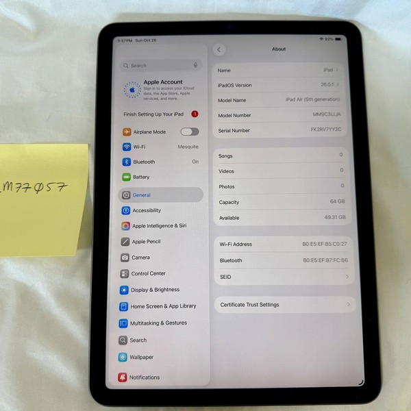 Apple iPad Air 5th Gen - Wi-Fi, 64 GB, Gray, A2588