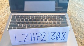 Good
													MacBook Air 2020 - 13" - I3, Gray, 256 GB, 8 GB, photo 5 of 5