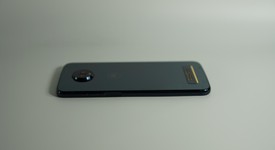 Mint
													Moto Z3 Play - Unlocked, Navy Blue, 32 GB, 4 GB, photo 5 of 9