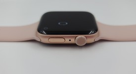 Good
													Apple Watch Series 5 44mm - Gold, A2093 - GPS, Aluminum, photo 5 of 5