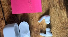 Used
													Apple AirPods Pro 2 - USB-C, photo 2 of 6
