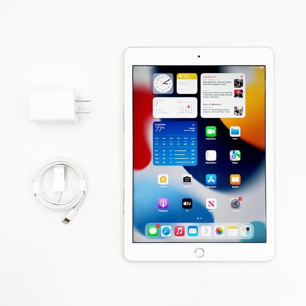 Apple iPad Pro 9.7 inch - Wi-Fi, 32 GB, Gold, A1673