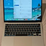 Good MacBook Air 2025 (M4) - 13 inch - 256 GB, Starlight, 16 GB, Apple M4