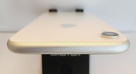 Good
													Apple iPhone Xr - Unlocked, White, 64 GB, A1984, photo 1 of 6