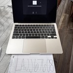 Good MacBook Air 2022 (M2) - 13 inch - 256 GB, Starlight, 8 GB, Apple M2