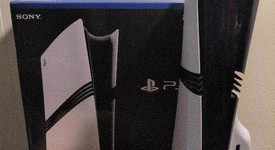Mint
													PlayStation 5 Pro (2024) - White, 2 TB, photo 6 of 6