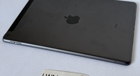 Good
													Apple iPad 9th Gen - Unlocked, Gray, 64 GB, A2603, photo 4 of 8