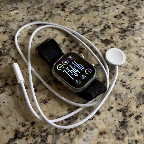 Apple Watch Ultra 49mm - Unlocked, Titanium, A2622