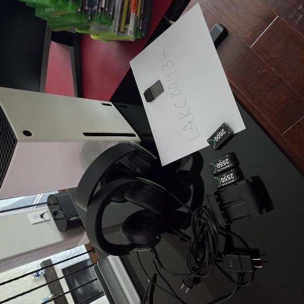 Xbox Series X (2020) - 1 TB, Black, standard