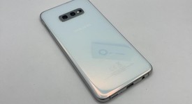 Mint
													Samsung Galaxy S10e - Unlocked, White, 128 GB, 6 GB, SM-G970U1, photo 2 of 4