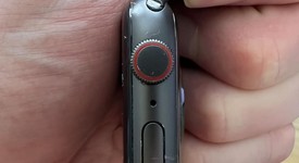 Good
													Apple Watch SE 1st Gen 44mm - AT&T, Gray, A2354 - Cellular, Aluminum, photo 5 of 6