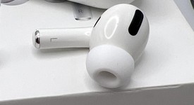 Used
													Apple AirPods Pro - MagSafe Case, photo 3 of 4