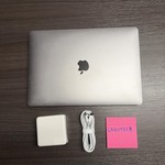 Good MacBook Air 2020 - 13 inch - 512 GB, Silver, 8 GB, Intel Core i5