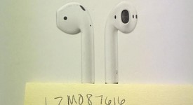 Used
													Apple AirPods 2nd Gen - Lightning Case, photo 1 of 14