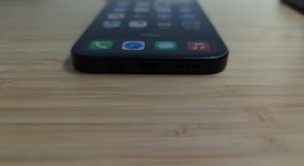 Mint
													Apple iPhone 15 - Unlocked, Black, 128 GB, A2846, photo 3 of 9