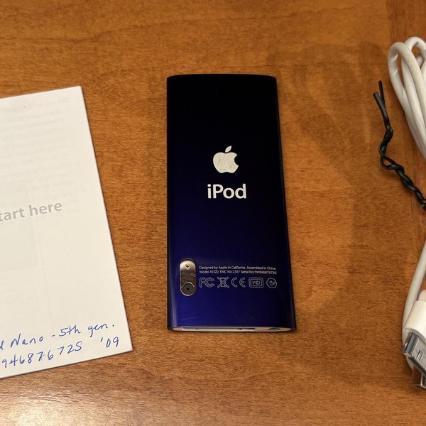 Apple iPod Nano 5th Gen - 16 GB, Purple