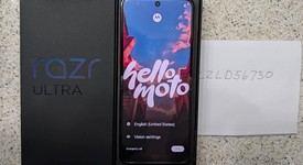 Mint
													Motorola Razr Ultra (2025) - Unlocked, PANTONE Rio Red, 1 TB, 16 GB, photo 3 of 9