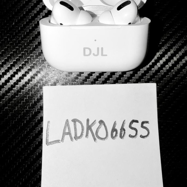 Apple AirPods Pro - MagSafe Case