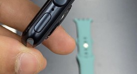 Mint
													Apple Watch SE 2nd Gen 40mm - Midnight, A2722 - GPS, Aluminum, photo 2 of 5