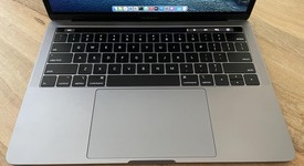 Mint
													MacBook Pro 2018 (With Touch Bar) - 13" - I7, Gray, 512 GB, 16 GB, photo 2 of 9