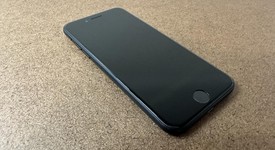 Mint
													Apple iPhone SE 2nd Gen 2020 - Unlocked, Black, 64 GB, A2275, photo 3 of 9