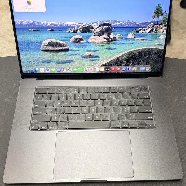 MacBook Pro 2024 - 16 inch - 1 TB, Space Black, 48 GB, Apple M4 Max 16-core